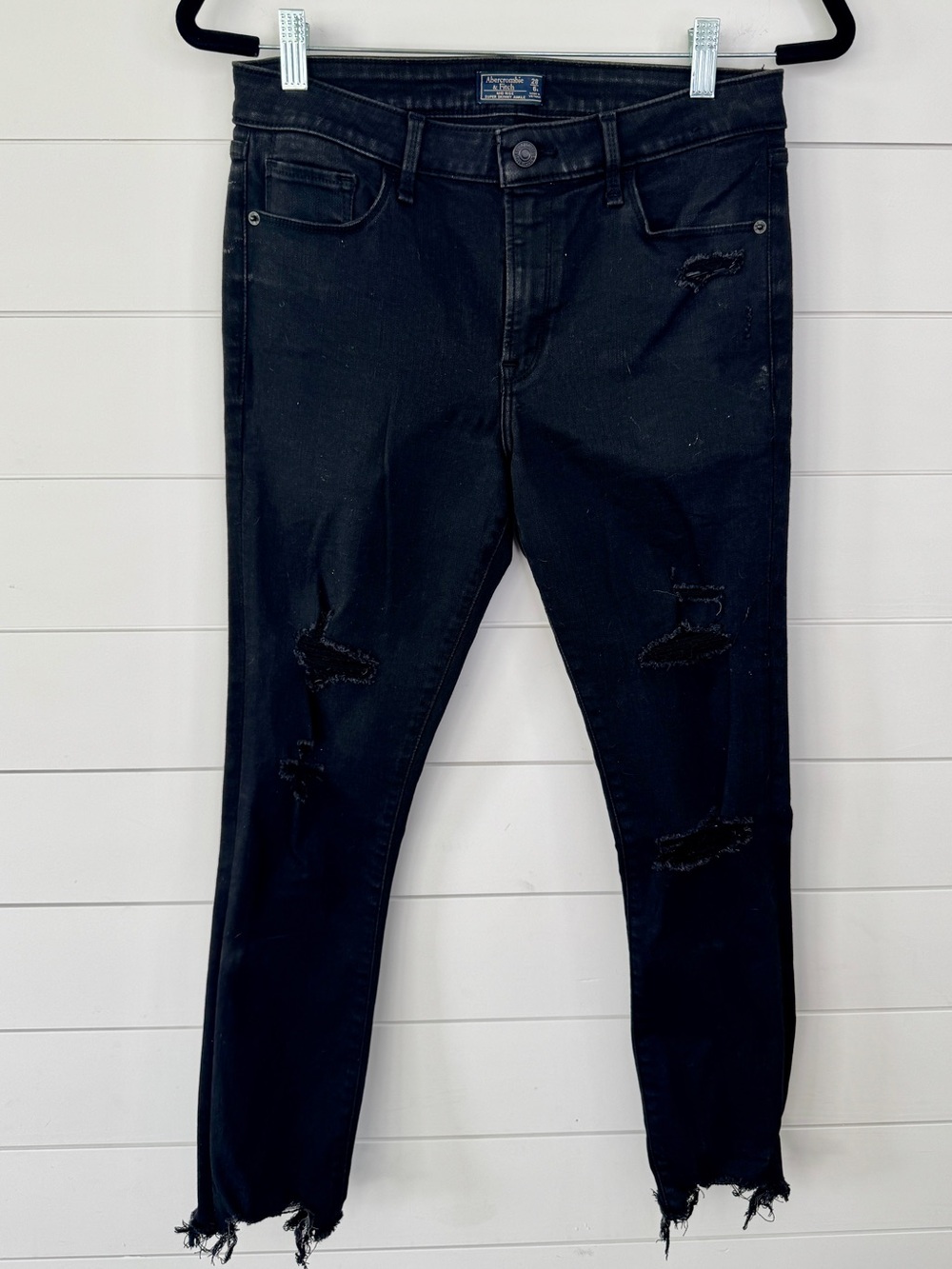 Abercrombie & Fitch Black Distressed Cropped Jeans Size 28